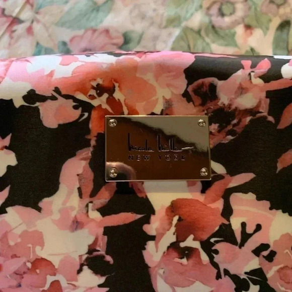 Nicole Miller pink Flower Pattern with black Background Travel Bag - Picture 6 of 6